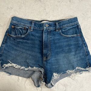 Abercrombie Mom Short High Rise